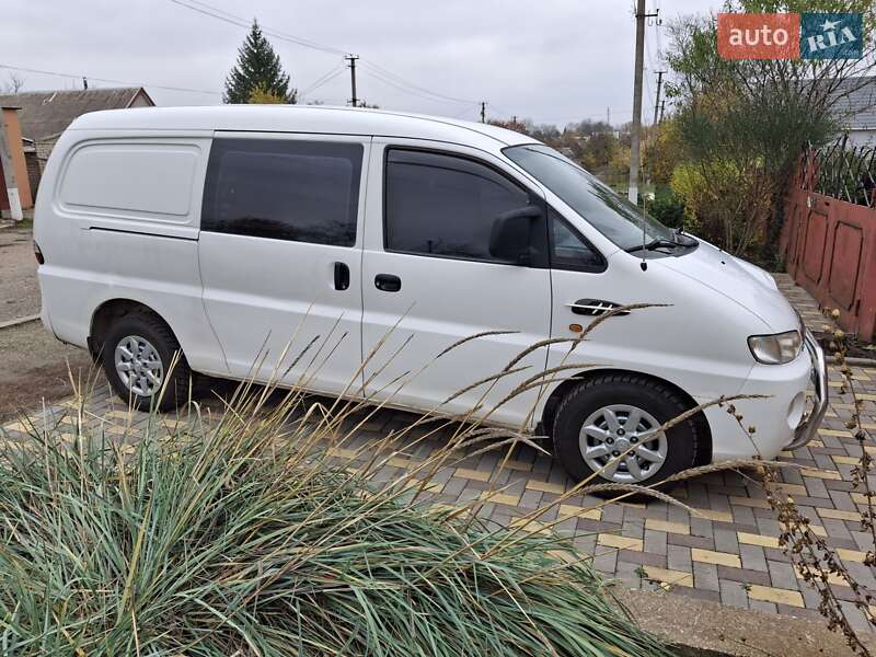 Вантажний фургон Hyundai H-1 2006 в П'ятихатках фото 3 Вантажний фургон Hyundai H-1 2006 в П'ятихатках