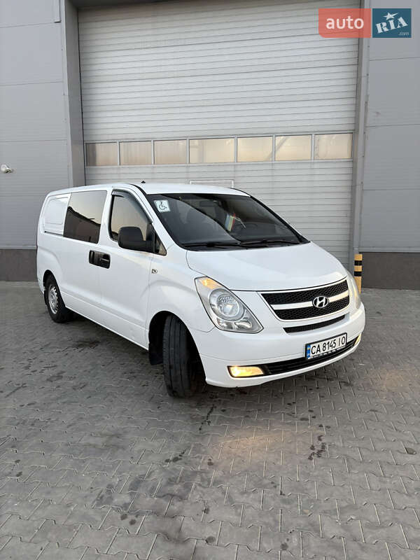 Минивэн Hyundai H-1 2008 в Умани