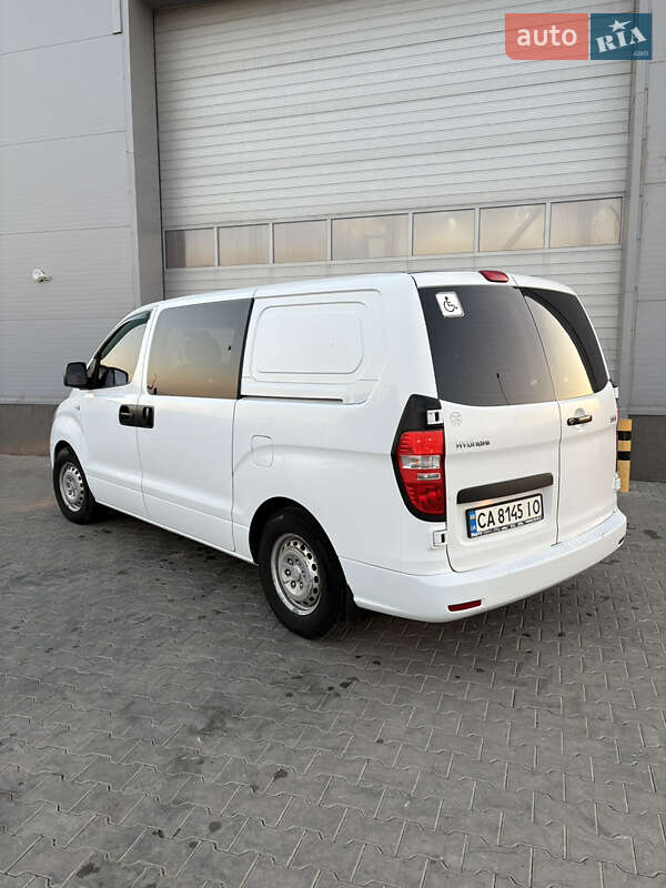 Минивэн Hyundai H-1 2008 в Умани