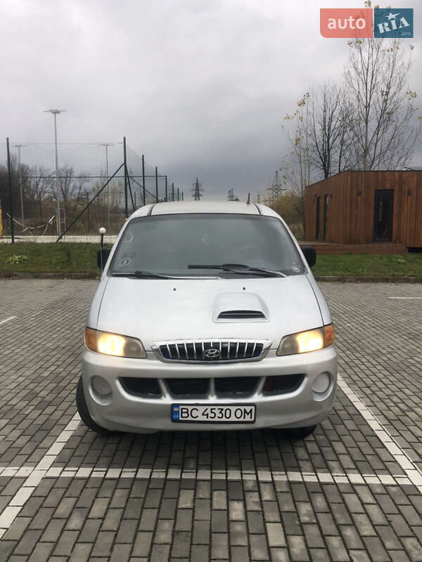 Грузовой фургон Hyundai H-1 2004 в Львове