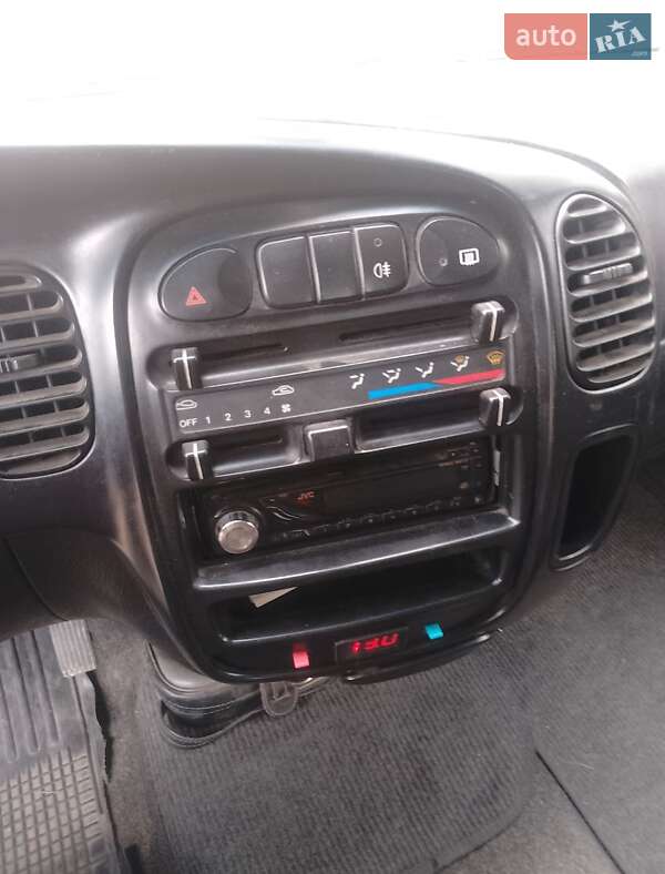 Минивэн Hyundai H-1 2000 в Чернигове
