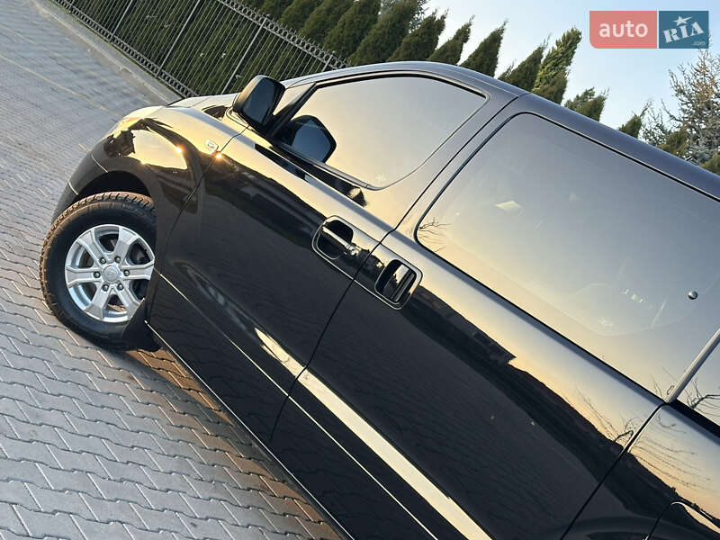 Минивэн Hyundai H-1 2012 в Одессе