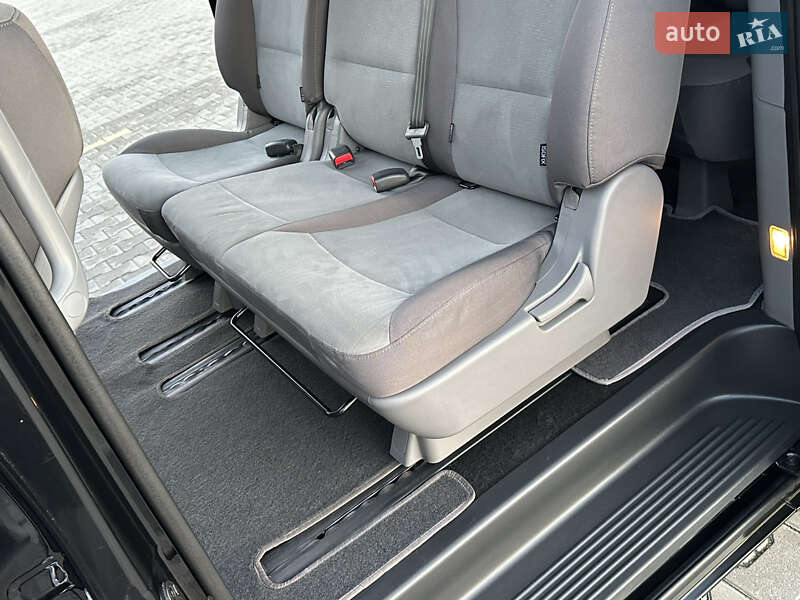 Минивэн Hyundai H-1 2012 в Одессе