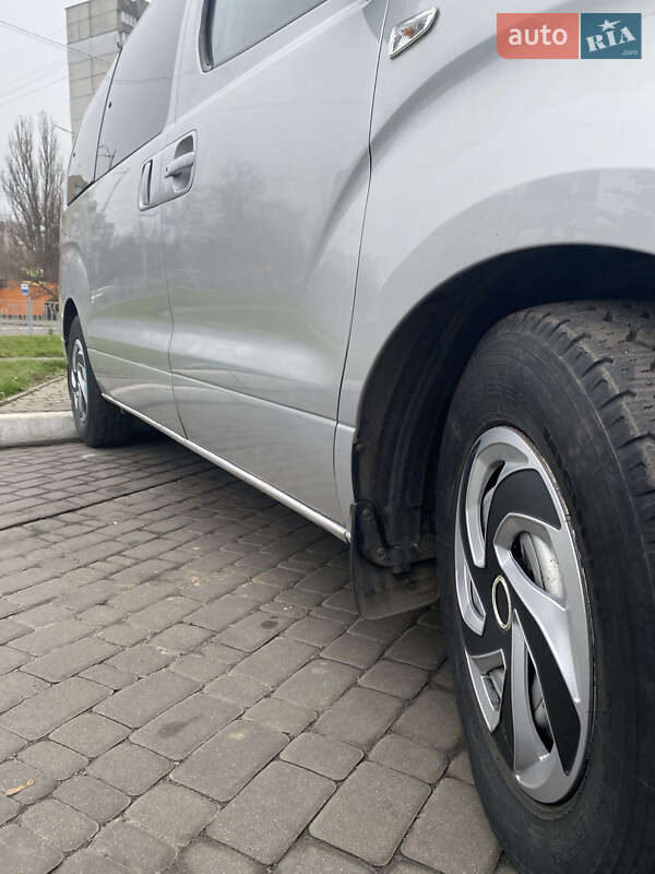 Минивэн Hyundai H-1 2008 в Киеве