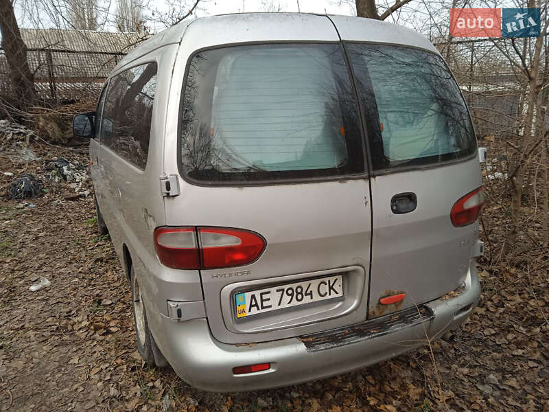 Мінівен Hyundai H-1 2000 в Дніпрі