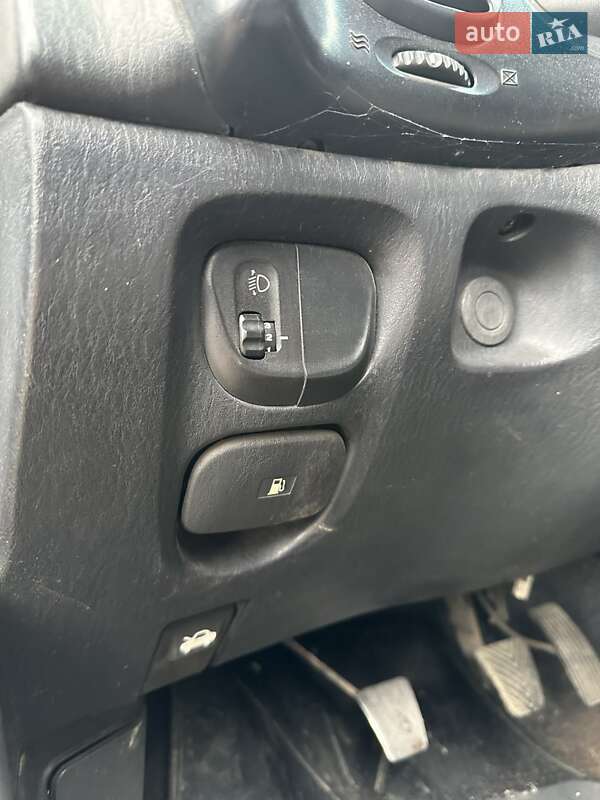 Минивэн Hyundai H-1 1999 в Сумах