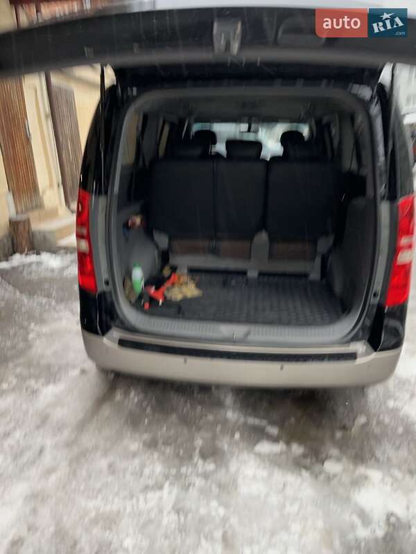Минивэн Hyundai H-1 2012 в Киеве