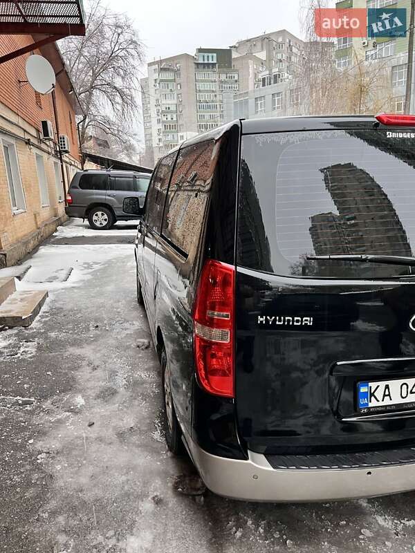 Минивэн Hyundai H-1 2012 в Киеве