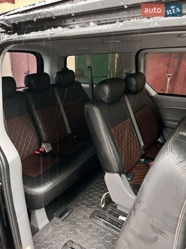 Минивэн Hyundai H-1 2012 в Киеве