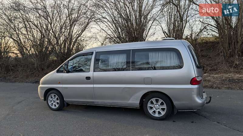 Минивэн Hyundai H-1 2004 в Ровно