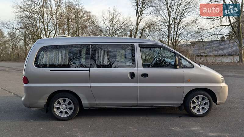 Минивэн Hyundai H-1 2004 в Ровно