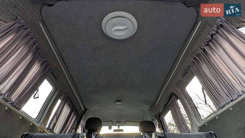 Минивэн Hyundai H-1 2004 в Ровно