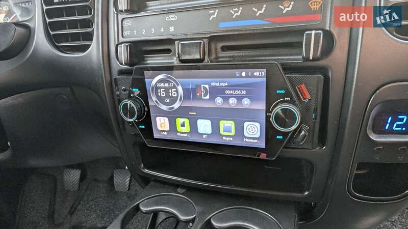 Минивэн Hyundai H-1 2004 в Ровно