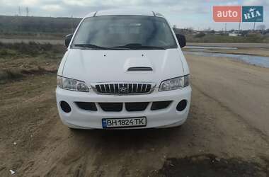 Вантажний фургон Hyundai H-1 2004 в Одесі