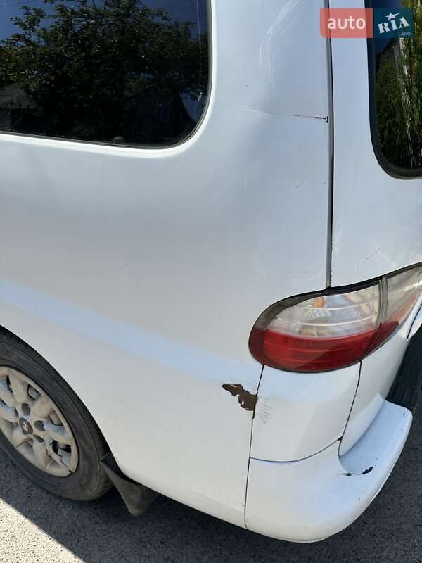 Минивэн Hyundai H-1 2006 в Остроге