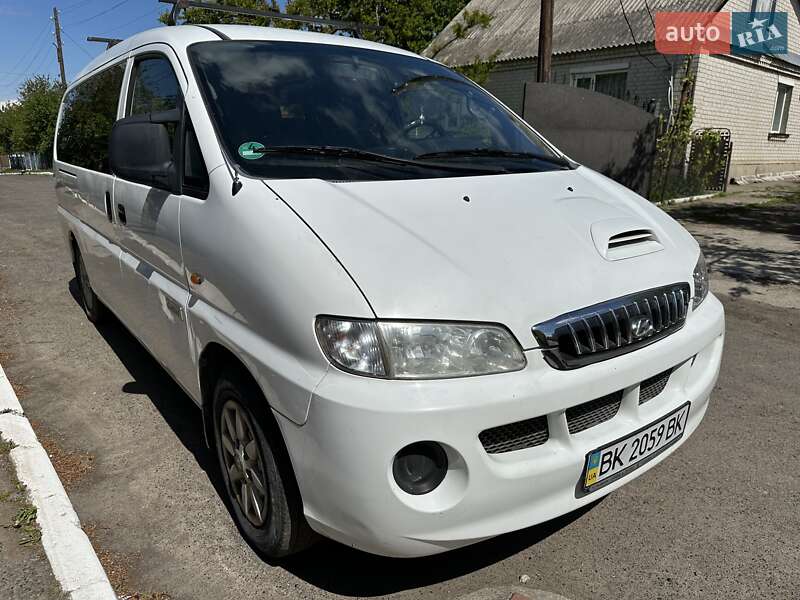 Минивэн Hyundai H-1 2006 в Остроге