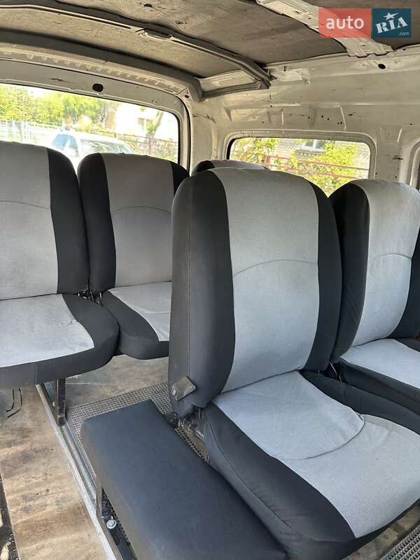 Минивэн Hyundai H-1 2006 в Остроге