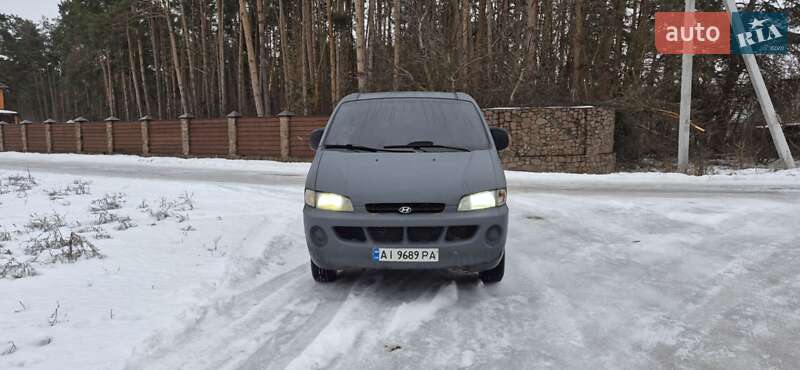 Грузопассажирский фургон Hyundai H-1 1999 в Киеве