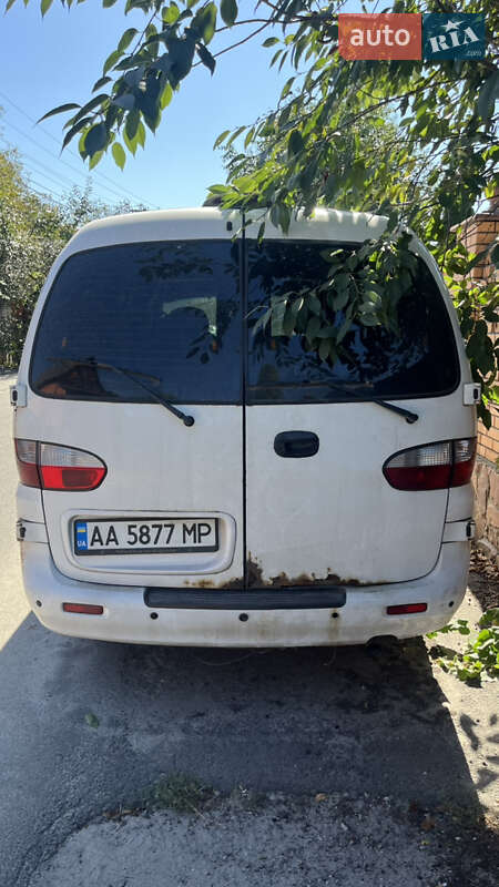 Минивэн Hyundai H-1 2005 в Киеве