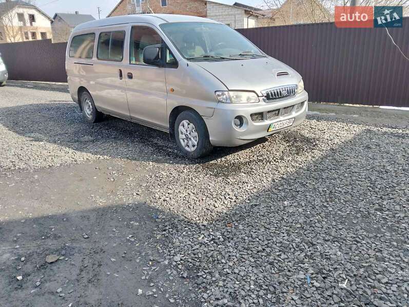 Hyundai H-1 2005