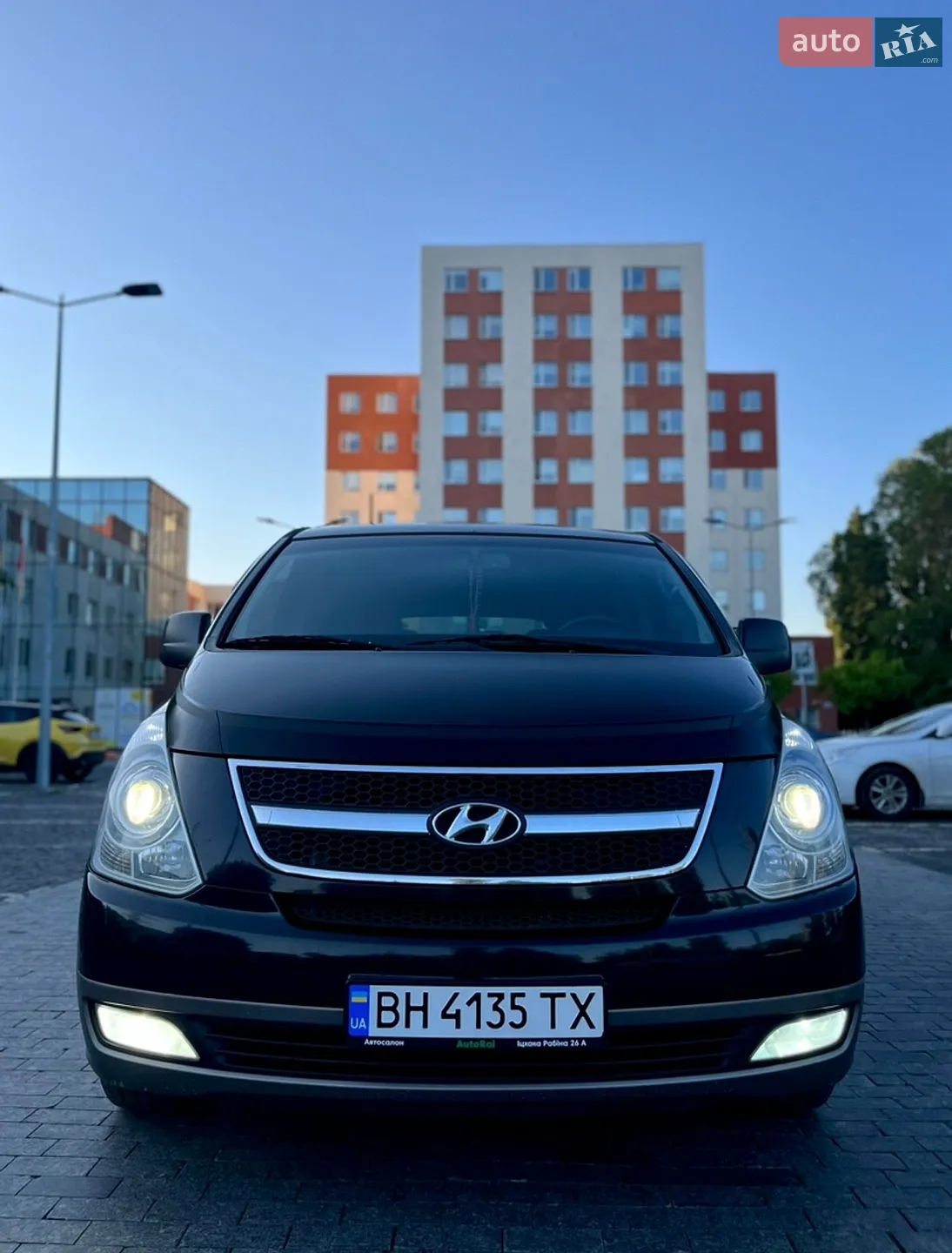 Hyundai H-1 2012 VIN KMHWH81JACU430940 фото оголошення 3 з 5