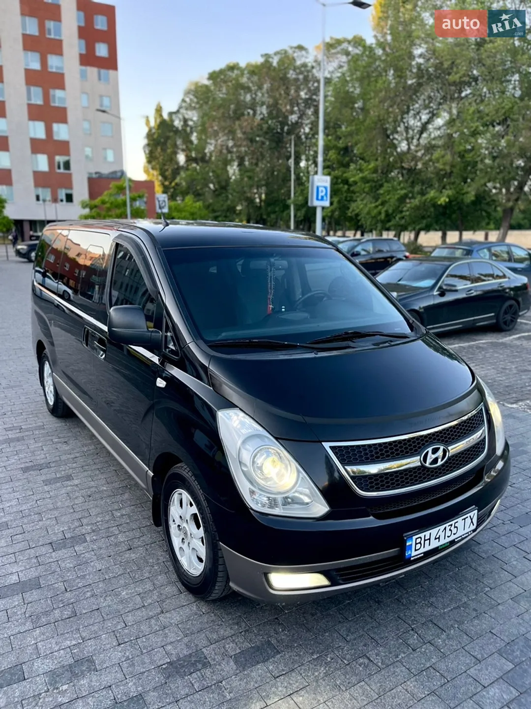 Hyundai H-1 2012 VIN KMHWH81JACU430940 фото оголошення 4 з 5