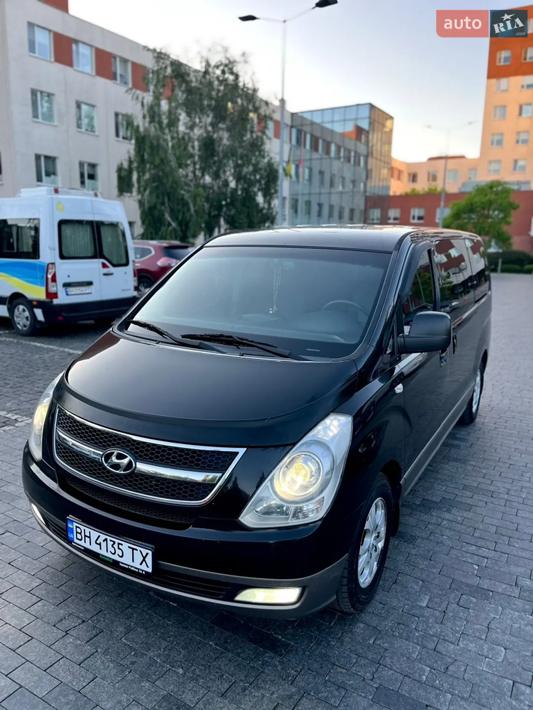 Hyundai H-1 2012 VIN KMHWH81JACU430940 фото оголошення 6 з 25
