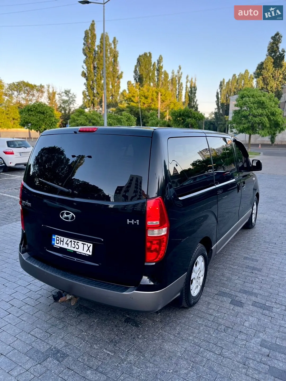 Hyundai H-1 2012 VIN KMHWH81JACU430940 фото оголошення 12 з 25