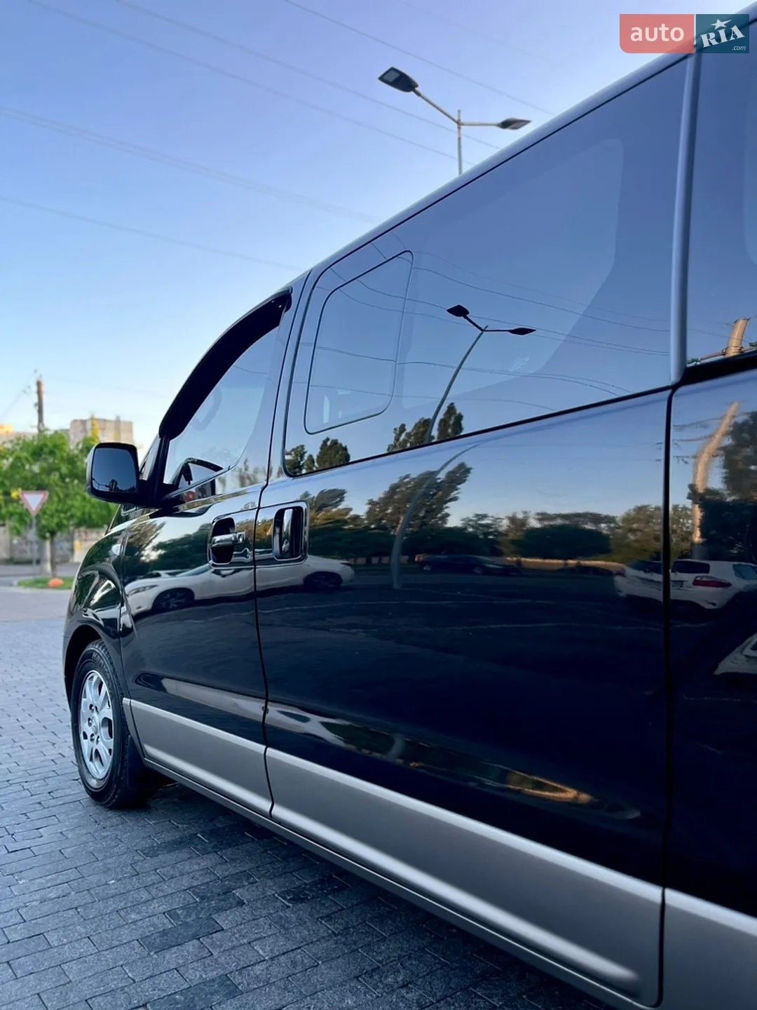 Hyundai H-1 2012 VIN KMHWH81JACU430940 фото оголошення 15 з 25