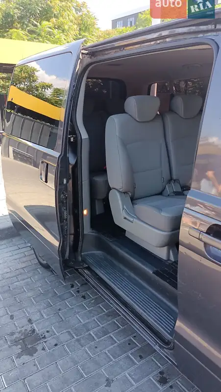 Авто H1 (Starex) 2008 VIN KMHWH81JP8U063279 фото оголошення 3 з 41