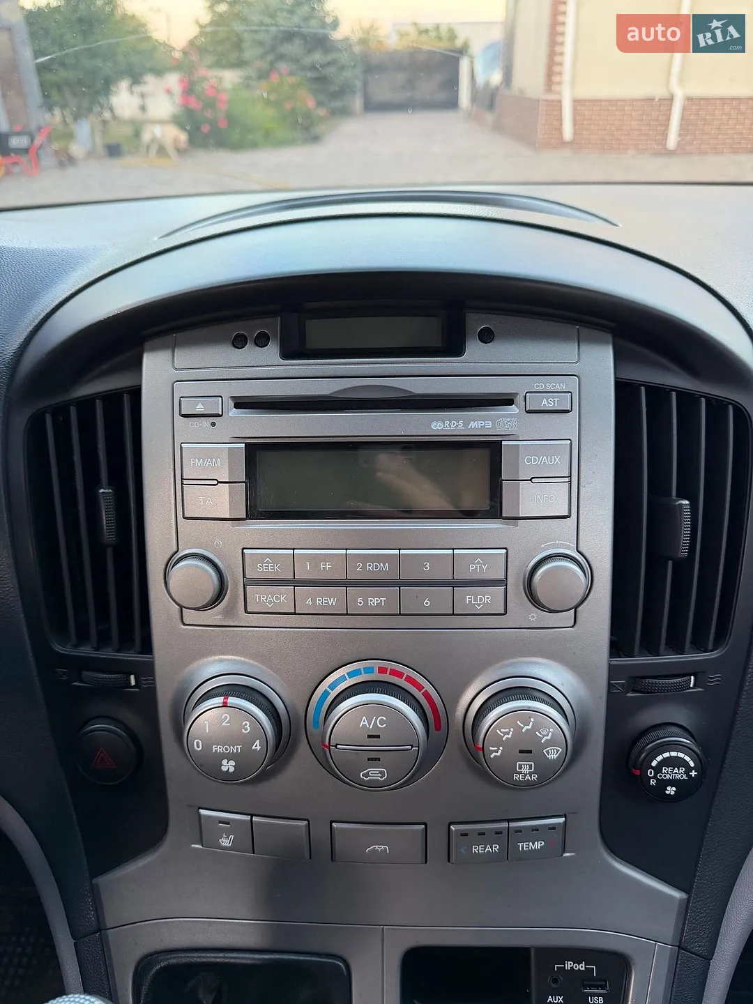 2012 Hyundai Starex (H-1) - мініатюра 17