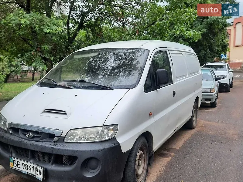 Hyundai H-1 2004