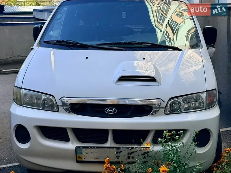 Hyundai H-1