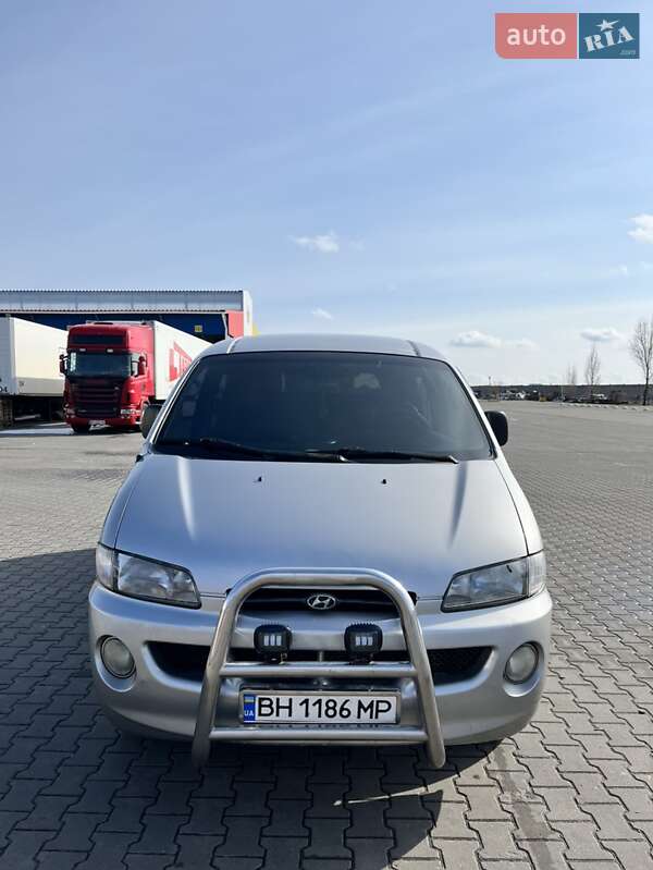 Грузопассажирский фургон Hyundai H 200 2000 в Одессе фото Грузопассажирский фургон Hyundai H 200 2000 в Одессе