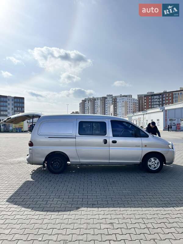 Грузопассажирский фургон Hyundai H 200 2000 в Одессе фото 3 Грузопассажирский фургон Hyundai H 200 2000 в Одессе