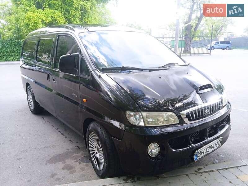 Минивэн Hyundai H 200 2004 в 
