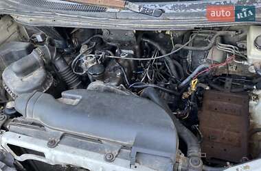 Минивэн Hyundai H 200 1999 в Волочиске