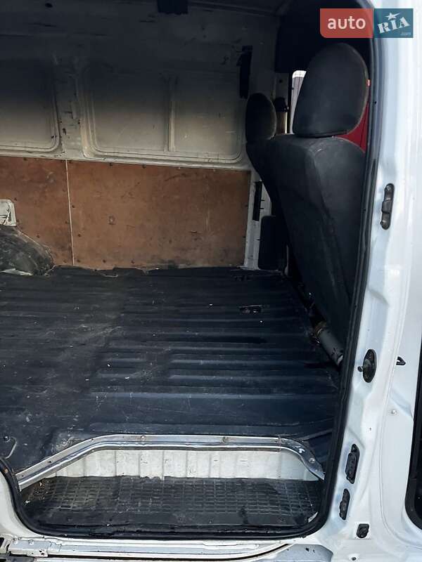 Минивэн Hyundai H 200 2002 в Берегово