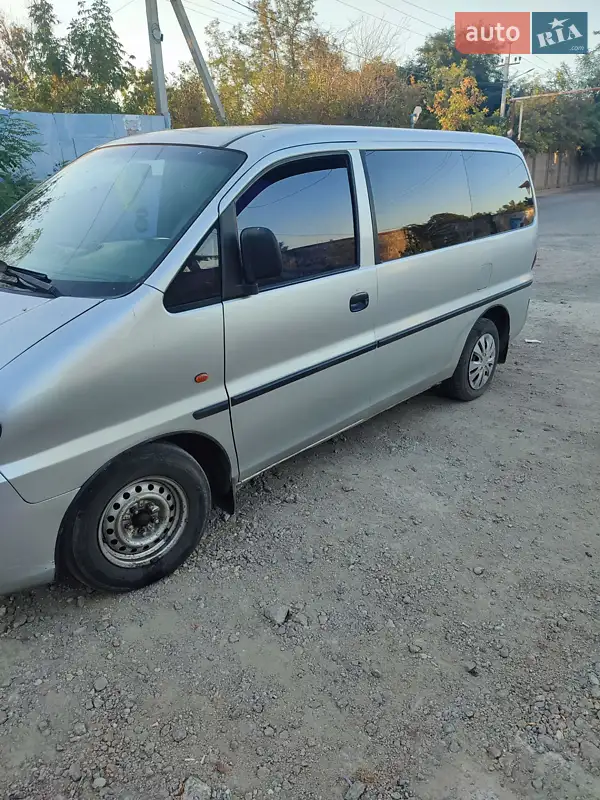 Hyundai H 200