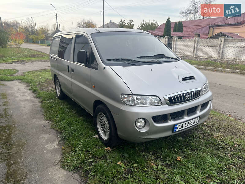 Вантажний фургон Hyundai H 200 2005 в Золотоноші