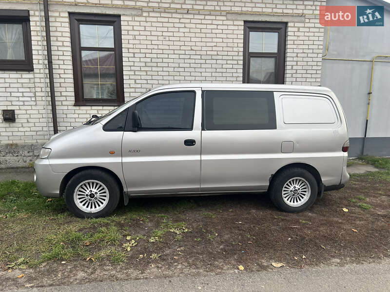 Вантажний фургон Hyundai H 200 2005 в Золотоноші