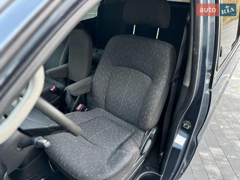 Грузопассажирский фургон Hyundai H 200 1999 в Ужгороде фото 20 Грузопассажирский фургон Hyundai H 200 1999 в Ужгороде