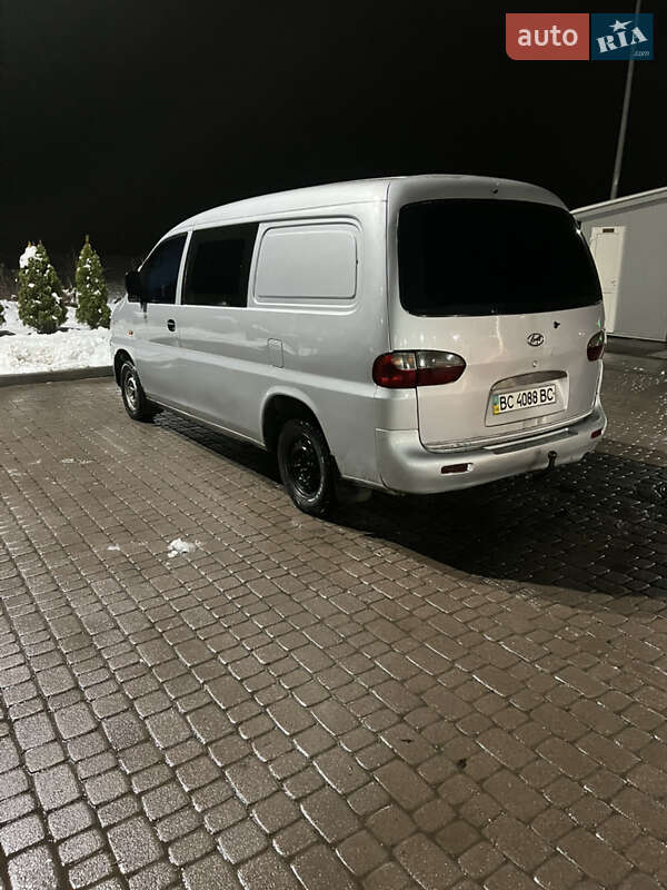 Минивэн Hyundai H 200 2001 в Городке