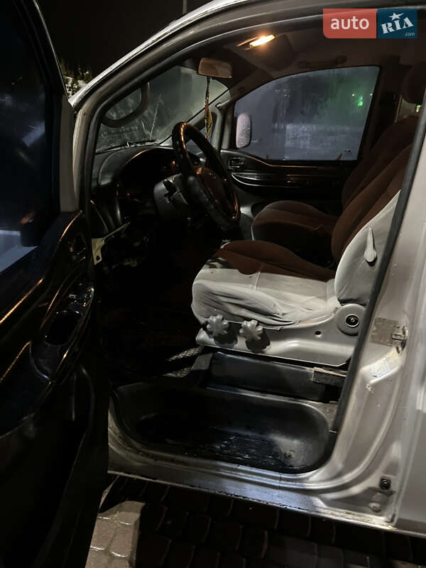 Минивэн Hyundai H 200 2001 в Городке