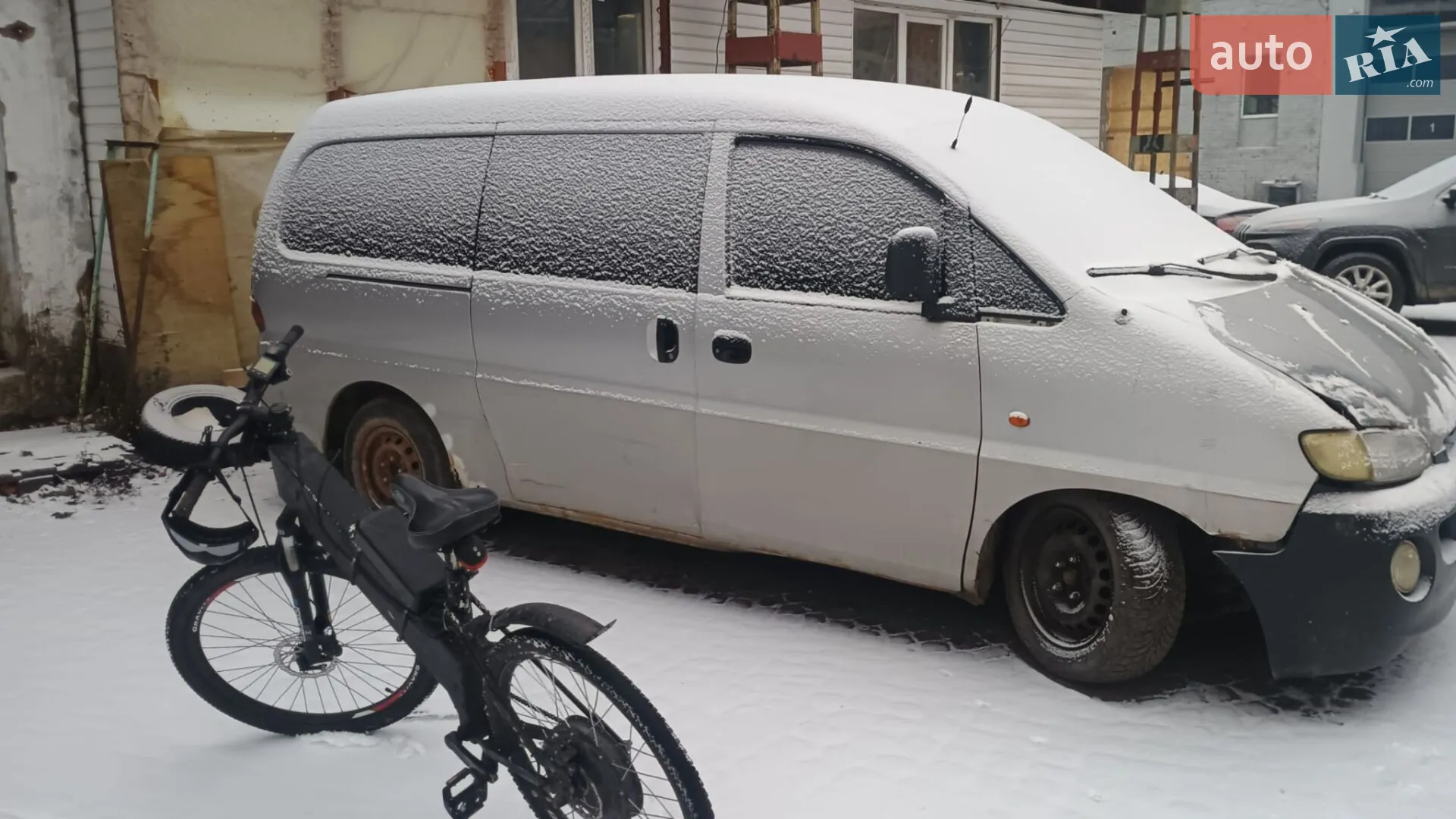 Hyundai H 200 1999 VIN KMJWVH7FPXU098690 фото оголошення 4 з 5