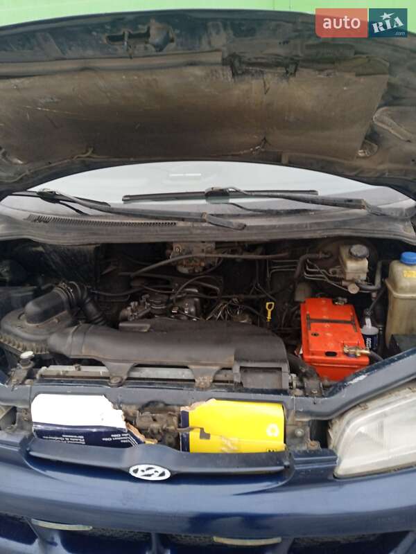 Минивэн Hyundai H 200 1998 в Александрие