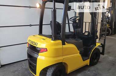 Вилочный погрузчик Hyundai HD 250 2015 в 