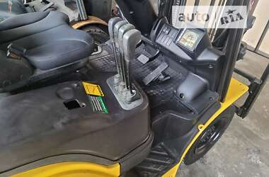 Вилочный погрузчик Hyundai HD 250 2015 в 