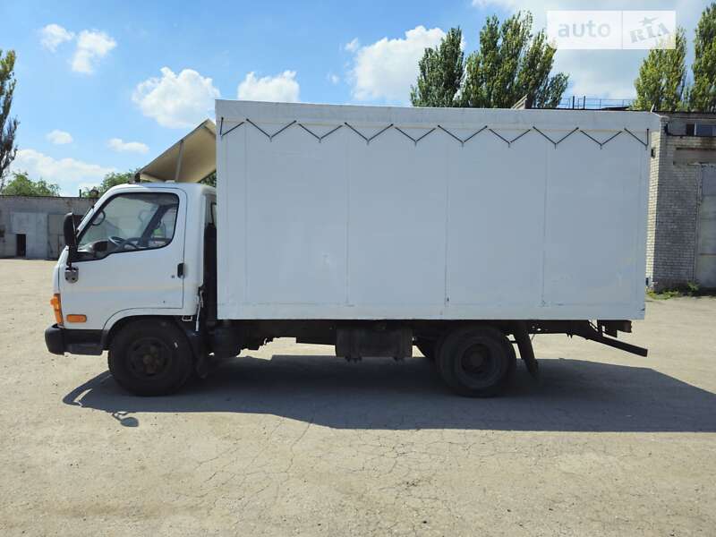 Вантажний фургон Hyundai HD 65 2004 в Дніпрі