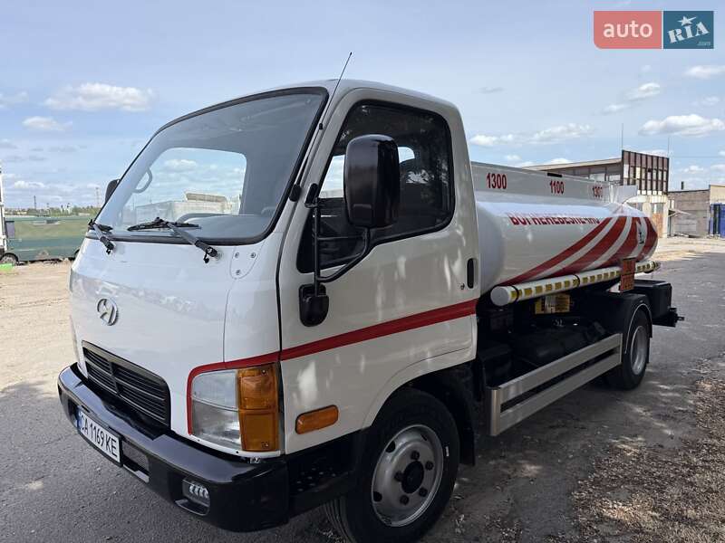 Бензовоз Hyundai HD 65 2004 в Запорожье